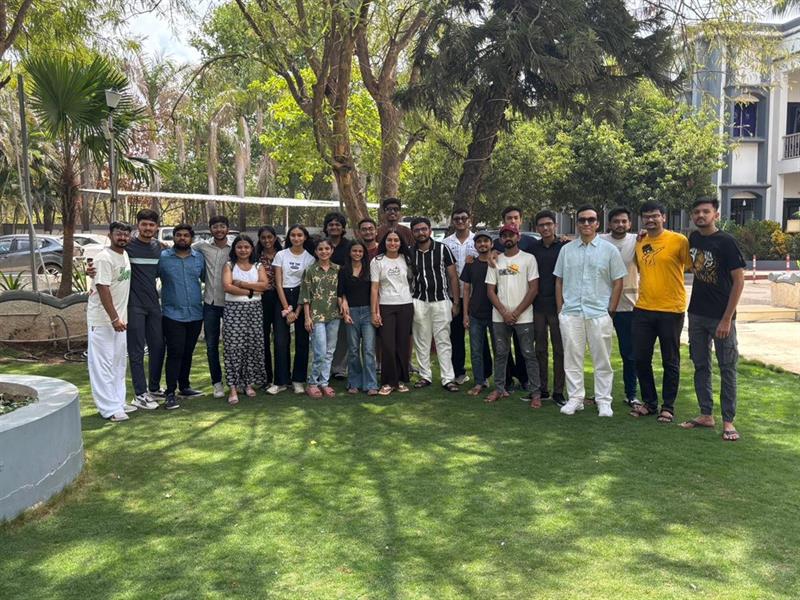 Unique IT Solution full team group photo